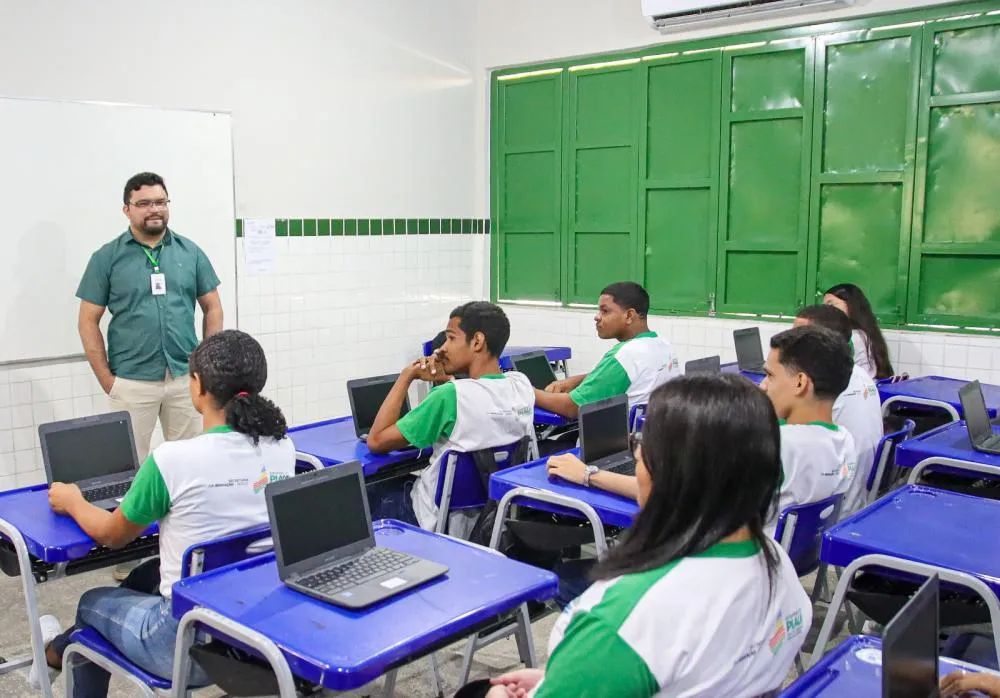 Seduc abre seleção para cadastro de reserva de professor regente e conteudista na modalidade a distância