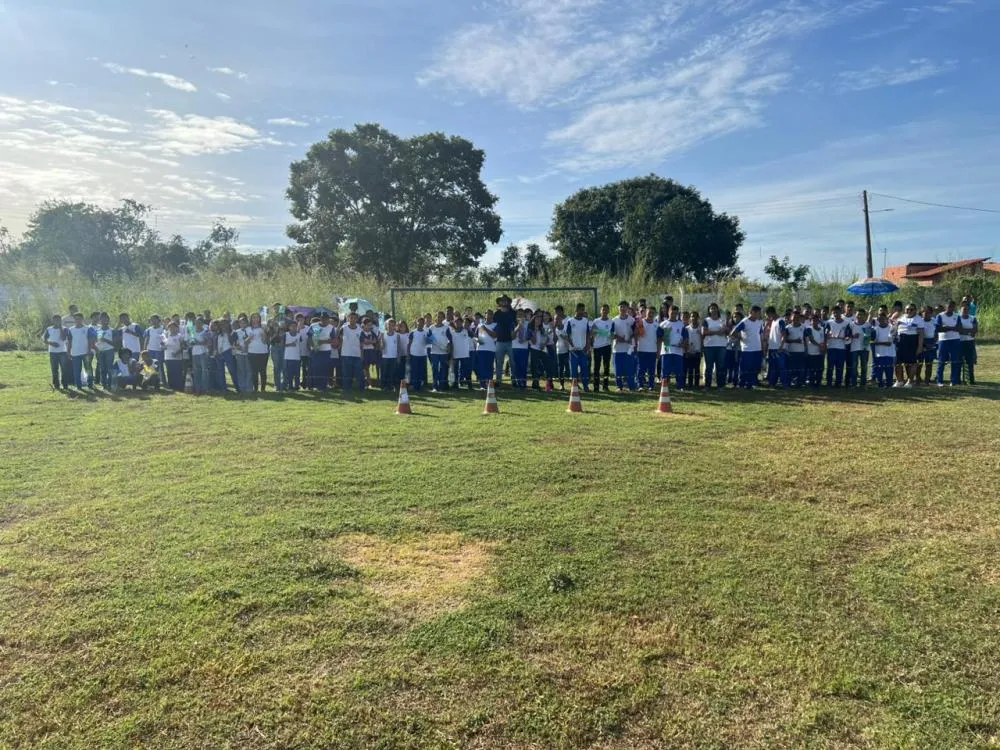 Alunos da Escola Municipal Aldemar Carmo participam de teste para Olimpíada de Lançamento de Foguetes
